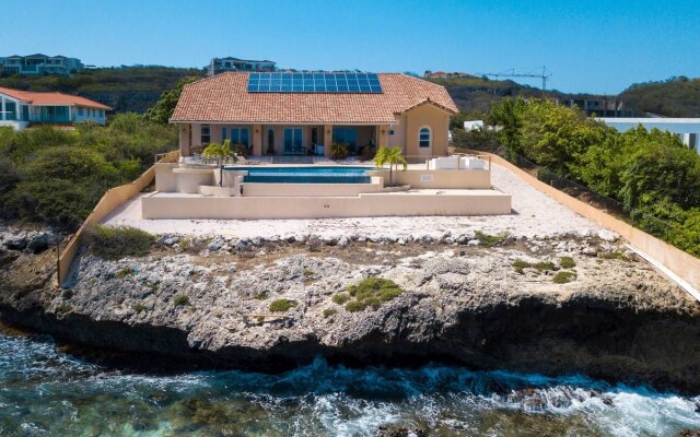 Perfect Luxury Escape - Ocean Frontline Mansion