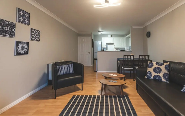 Vespasian Quay - Balcony overlooking the River Itchen - Secure & private parking