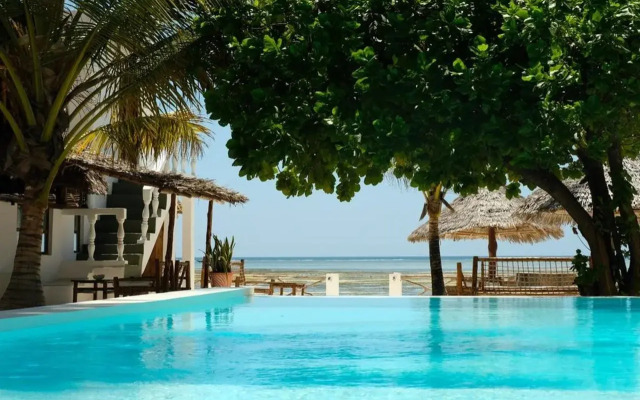 Makuti Beach Bungalows