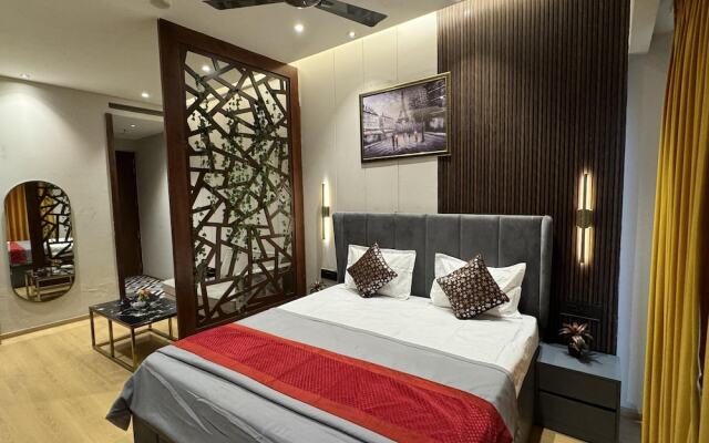 Luxury Deluxe Suite by Gt Studios