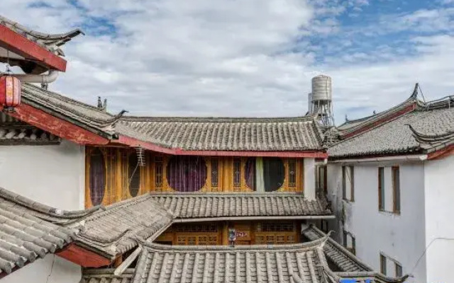 Tea-fragrant wooden hostel