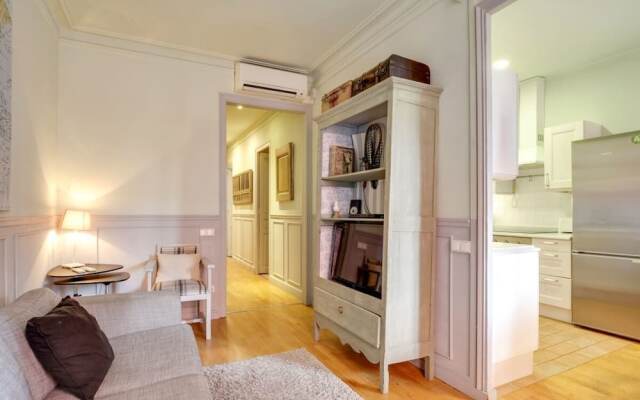 Lovely 3 Bed Apartment in Gracia