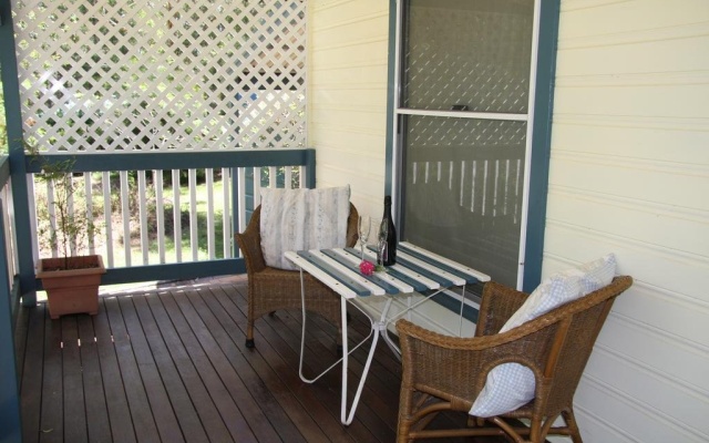 Telegraph Retreat – Balcony – Cooperabung