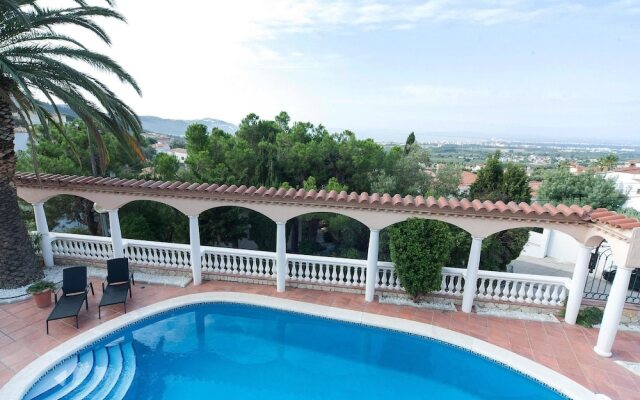 Villa With 5 Bedrooms in El Mas Fumats, With Private Pool, Enclosed Ga