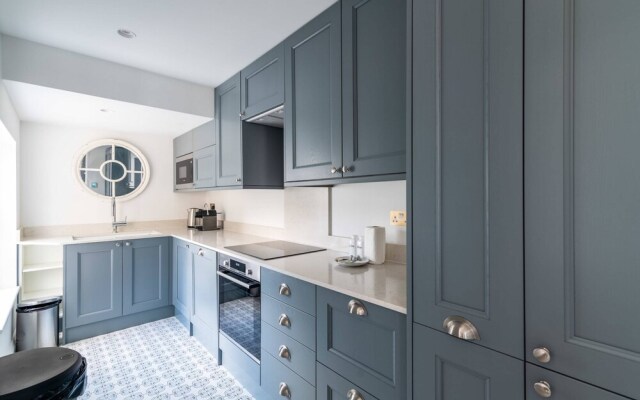 Impressive and Gorgeous Kensington Family Home