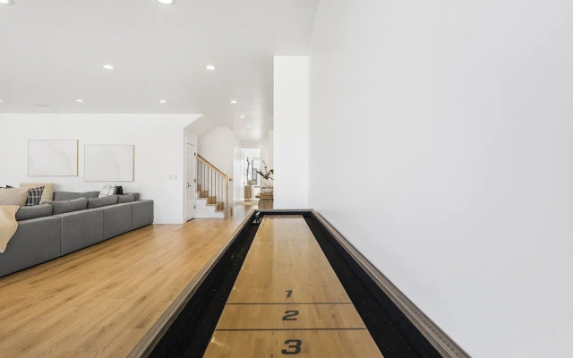 Sunny Days 7 Bedroom Home