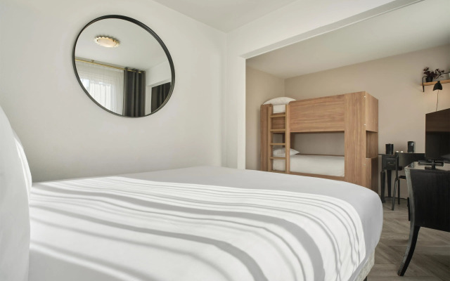 Chromatics Hotel & Restaurant The Hill Club by happyculture