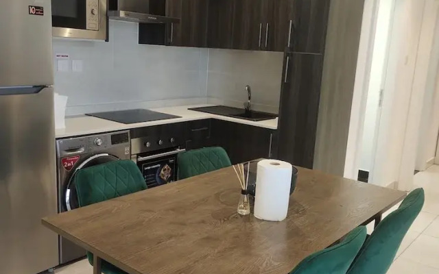AmberCity Apartment at Embassy