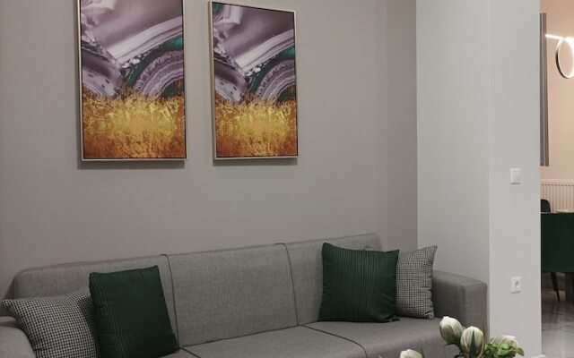 Atelier Deluxe Apt Must