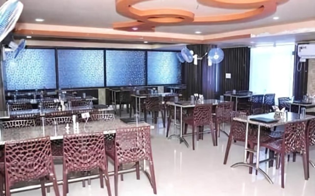 Hotel Raj International