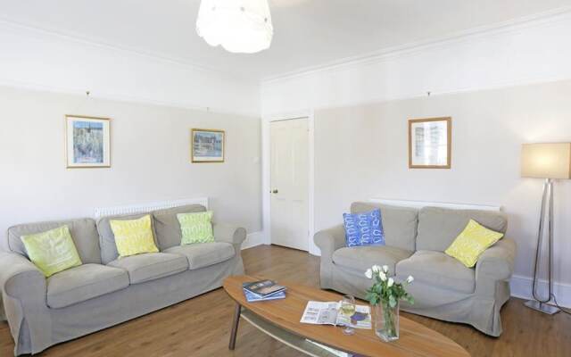 Bright Apartment In The Centre Of Southwold Near The Beach And The Pier