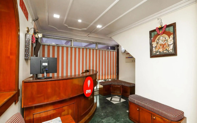 OYO 17056 Hotel Chandra Palace