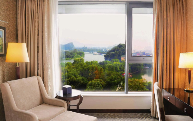 Guilin Lijiang Waterfall Hotel