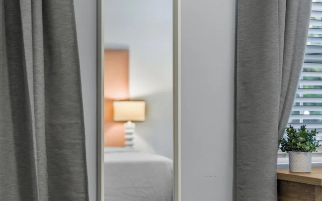 881 Furnished Apartments