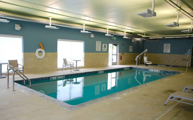 Holiday Inn Express & Suites Oswego by IHG