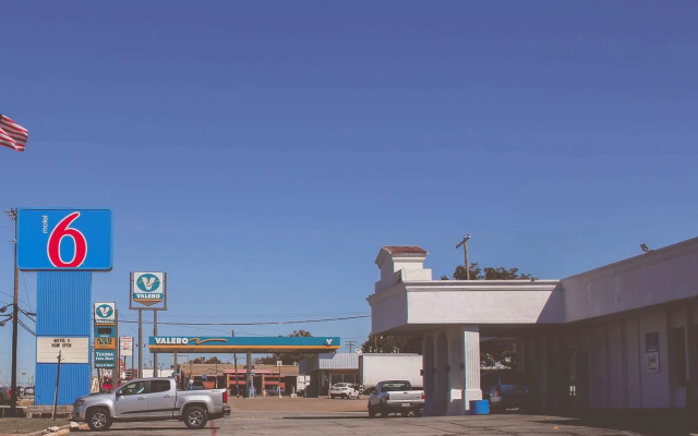 Motel 6 Sherman, TX
