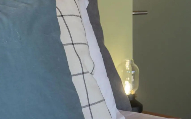 Lis153 by Smart Cozy Suites - Top Floors with Amazing City View - Available 24hr