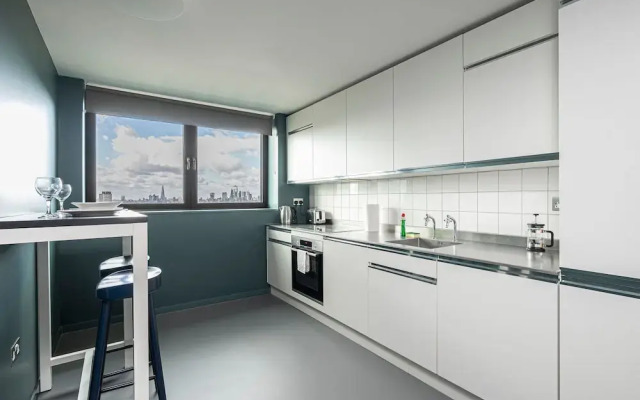 Chic Three-bedroom Home in Poplar