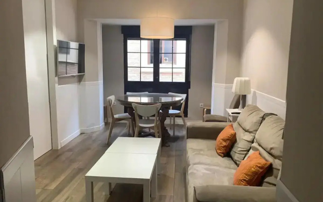 Maravilloso Piso en el Centro_WIFI_Parking_8People