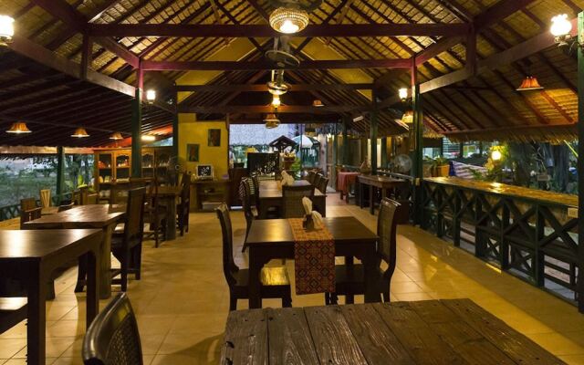 Country Lake Nature Lodge