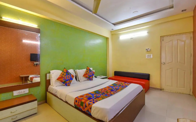 Fabexpress Vibrant Residency