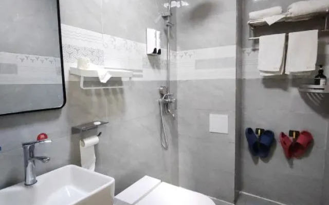 Batang Changduiping Hotel