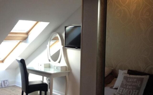 No 11B Boutique Rooms