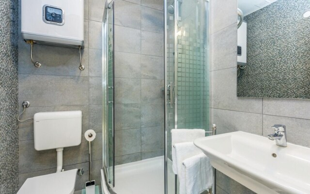Beautiful Home in Kras With Wifi and 3 Bedrooms
