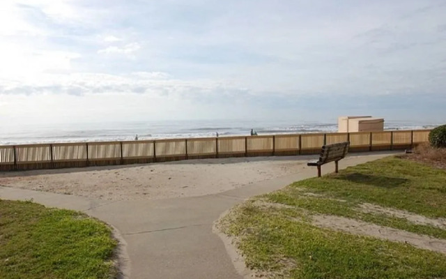 A Place at The Beach III 1C - 2 Br Condo