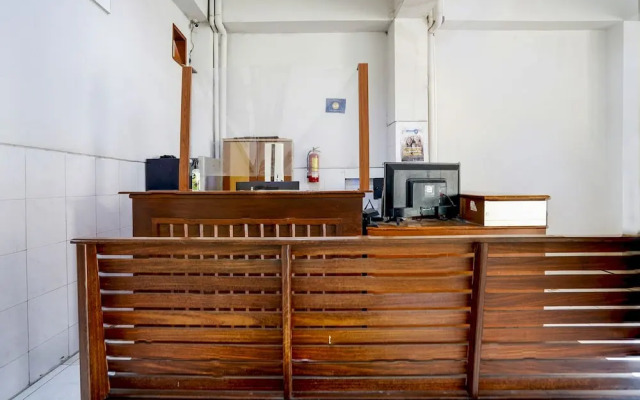 OYO Flagship 90890 Bratang Gede Residence