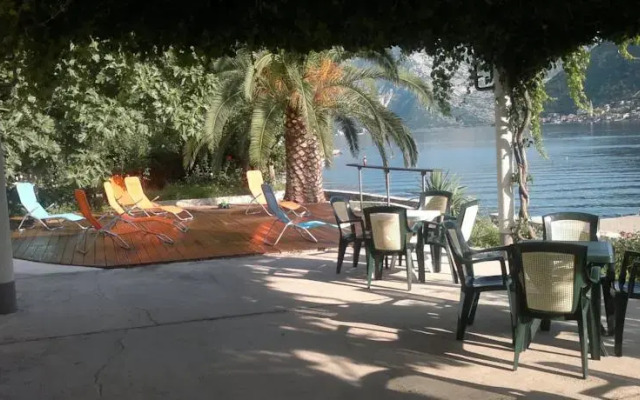 Apartments Stoliv