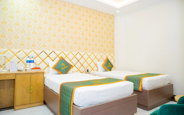 RedDoorz Plus near Tan Son Nhat Airport 2 – Guest Rooms – Ho Chi Minh City