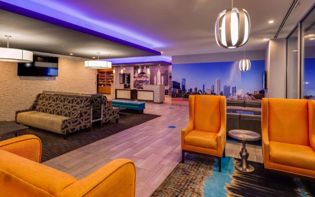La Quinta Inn & Suites by Wyndham Chicago - Lake Shore