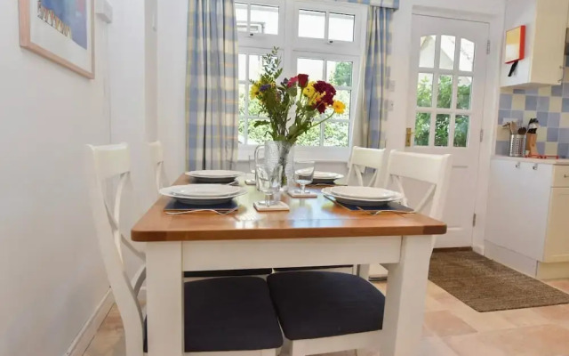 White Roses a dog Friendly Retreat for two