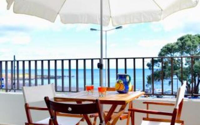 Pópulo BeachFront House