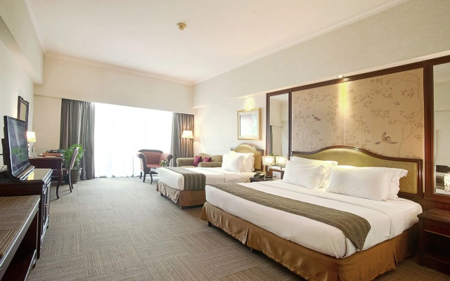 Sunlake Waterfront Resort and Convention