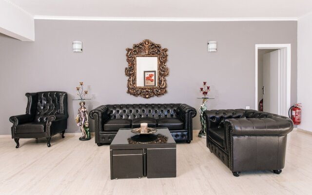 Nikos Hotel