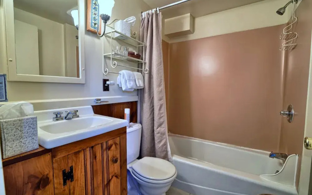 Darby Field Inn & Restaurant