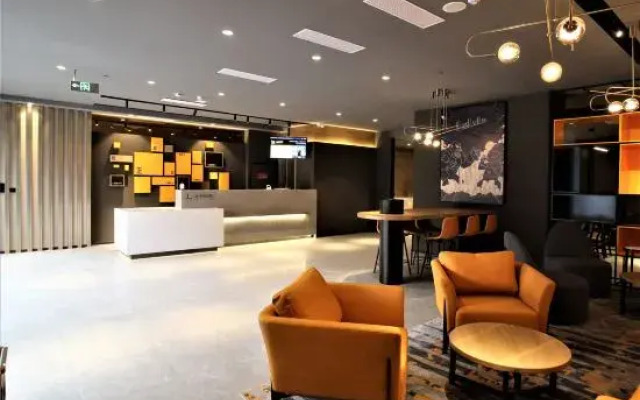 IU Hotel (Zibo Liuquan Road Branch Eight Bureau Branch)