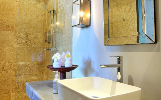 Room & Vespa Suite 1