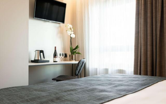 Golden Lakes Village