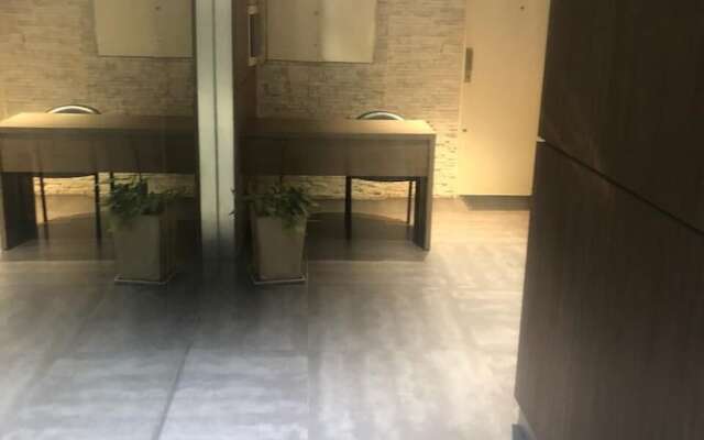 Suites & Studios 6