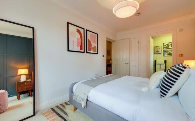 The Brockwell Park Escape - Bright 2BDR Flat with Parking