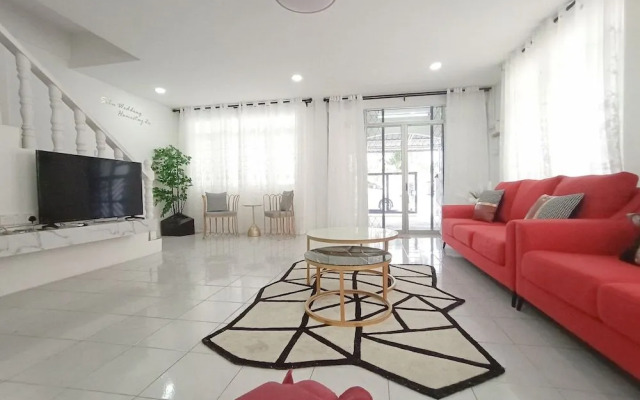 OYO 90188 Sibu Aeroplane Homestay2u