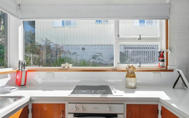 Coningham Beach House - 3 Bedrooms