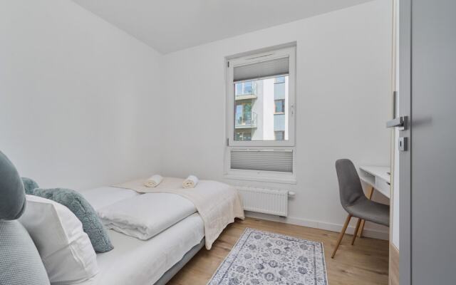 Riverside Apartment & Parking by Renters
