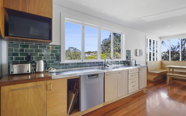 Grey Lynn - Grandeur - Cafe Lifestyle