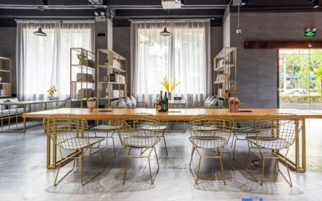 Mijia International Youth Hostel (Shanghai People's Square)