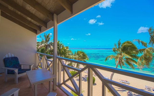 Moana Sands Beachfront Hotel