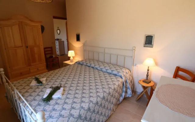 Enticing Farmhouse in Montalto di Castro near Sea